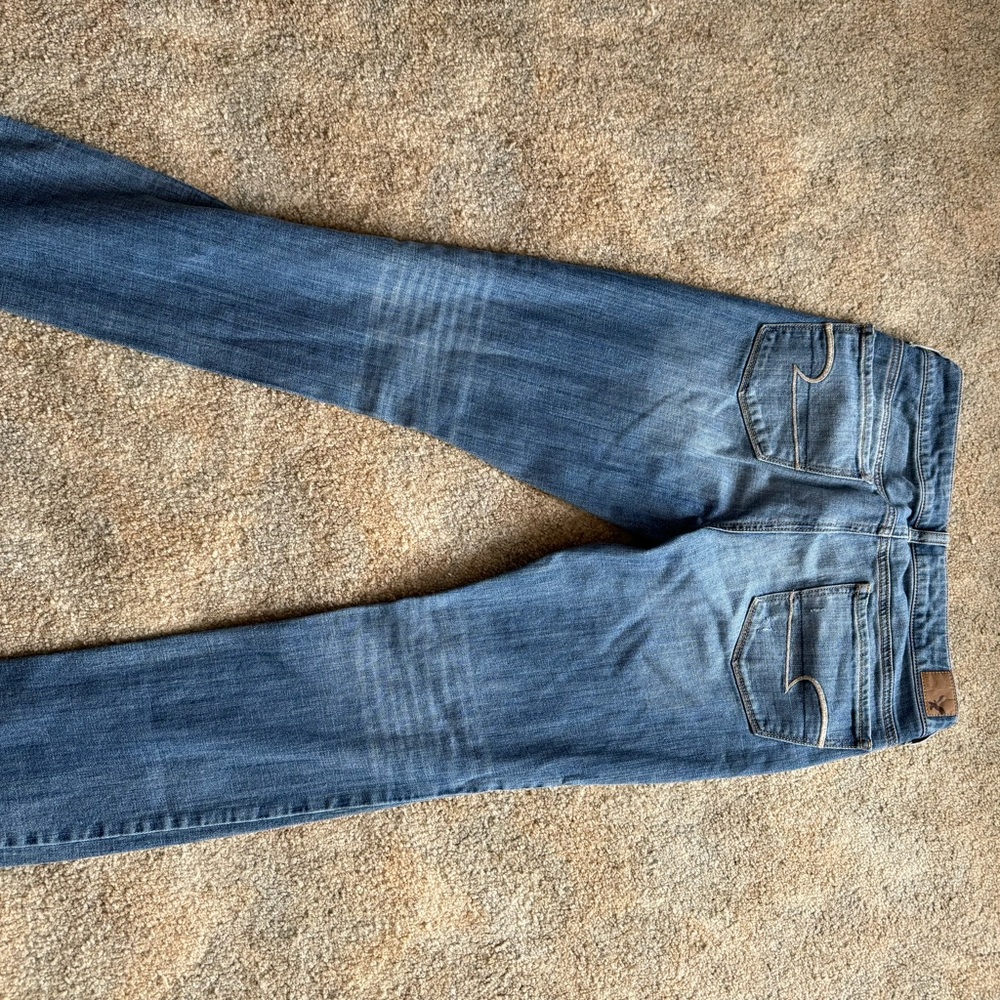 American Eagle Skinny Stretch Distressed Jeans size 8 regular waist - Picture 4 of 4